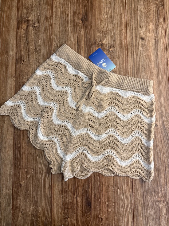 Cupshe Other - Cupshe Beige & White Crochet Wave Knit Swim Coverup Shorts